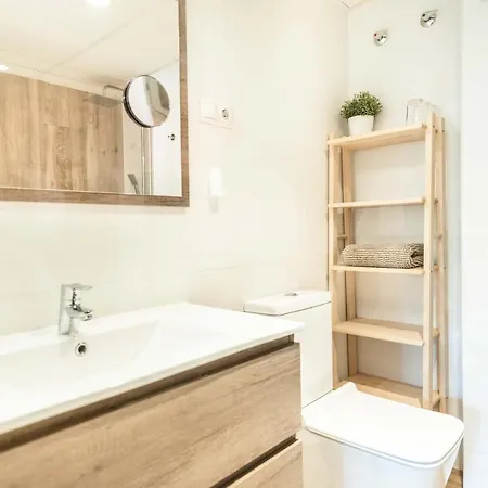 Apartment Spacious Next To Plaza De La Merced By Rems Malaga